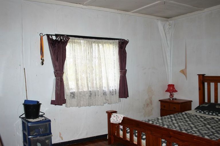 Photo of property in 205 Waimumu Road, Massey, Auckland, 0614