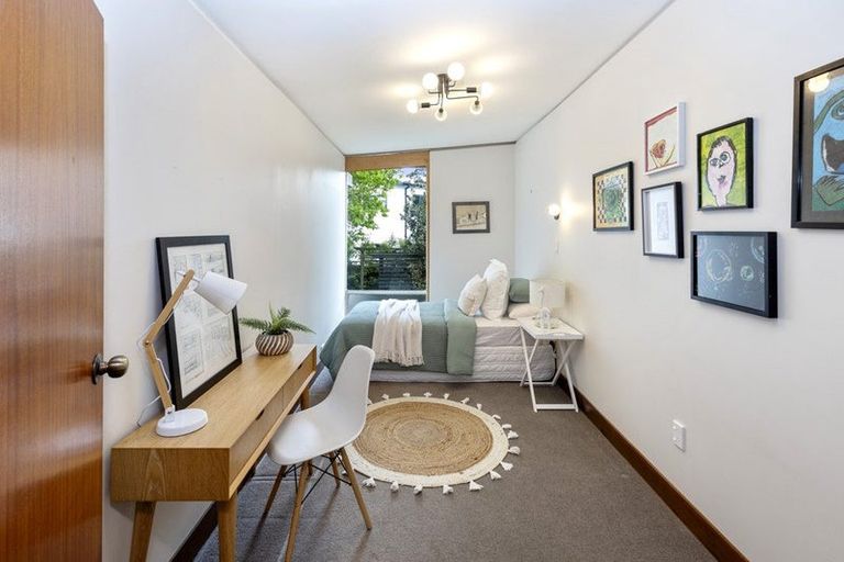 Photo of property in 11 Ilkley Place, Ilam, Christchurch, 8041