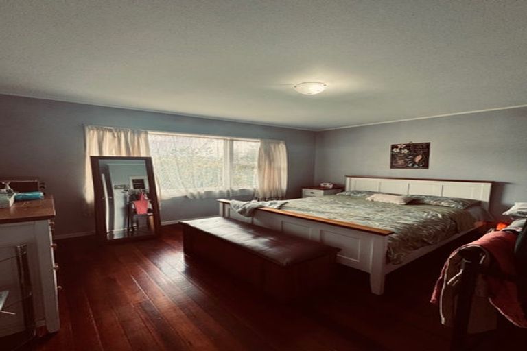 Photo of property in 4 Ayton Drive, Totara Vale, Auckland, 0629