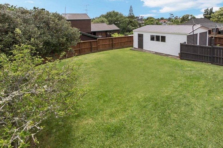 Photo of property in 60 Uxbridge Road, Mellons Bay, Auckland, 2014