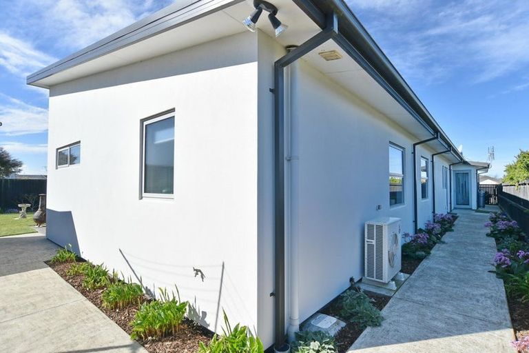 Photo of property in 9 Churchill Drive, Rangiora, 7400