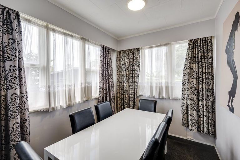 Photo of property in 73 Barker Road, Marewa, Napier, 4110