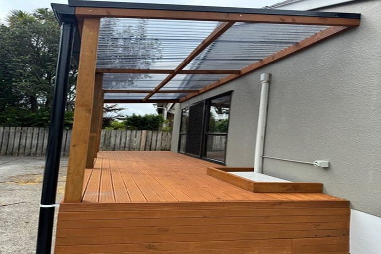 Photo of property in 2/16 Edwin Freeman Place, Ranui, Auckland, 0612