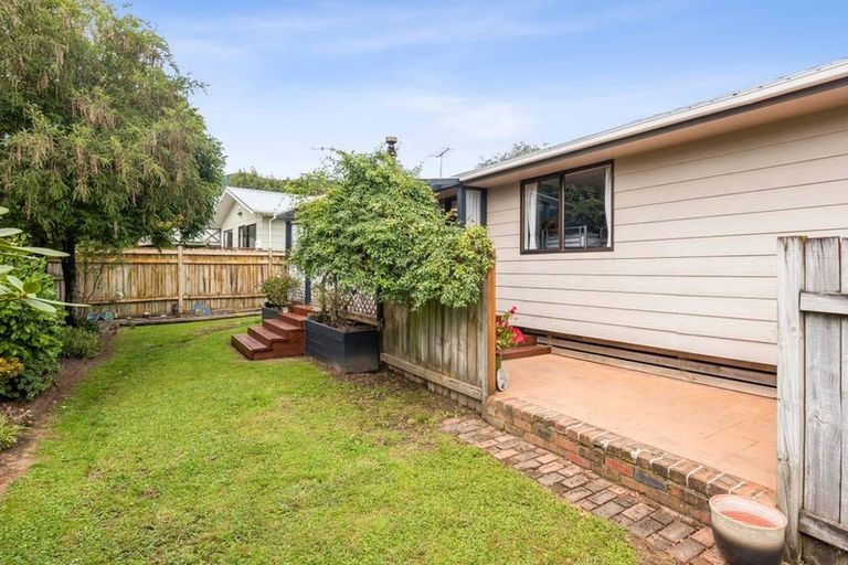 Photo of property in 25 Hookway Grove, Paraparaumu, 5032