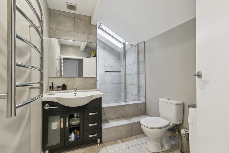 Photo of property in 67 Garden Road, Northland, Wellington, 6012