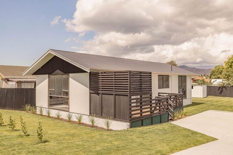 Photo of property in 12 Bromley Road, Bromley, Christchurch, 8062