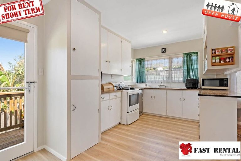 Photo of property in 3 The Rosebowl, Sunnyhills, Auckland, 2010