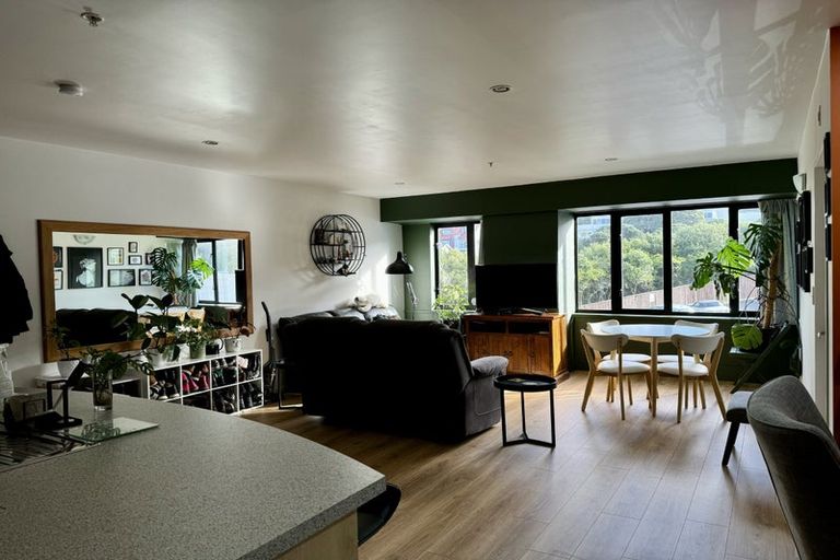 Photo of property in St Peters Apartments, 2e/192 Willis Street, Te Aro, Wellington, 6011