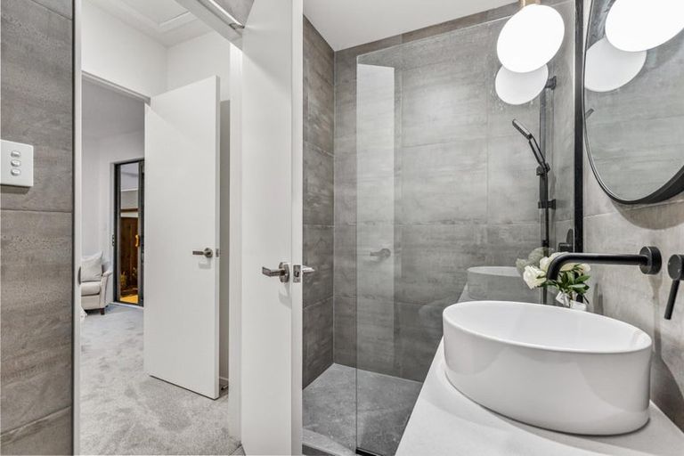 Photo of property in 21 Paretao Street, Massey, Auckland, 0614