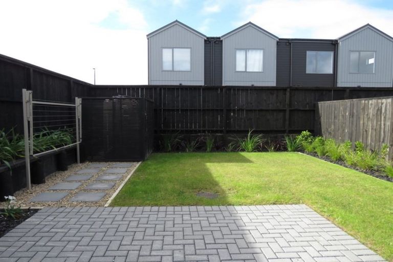 Photo of property in 21 Wai Place, One Tree Point, 0118