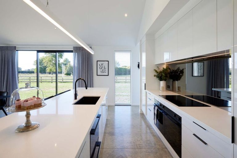 Photo of property in 53 Dysart Lane, Kumeu, 0891