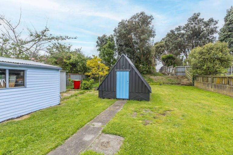 Photo of property in 19 Walton Road, Paraparaumu Beach, Paraparaumu, 5032