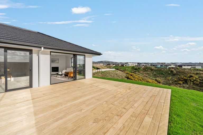 Photo of property in 59 Atlantic Drive, Fitzherbert, Palmerston North, 4410