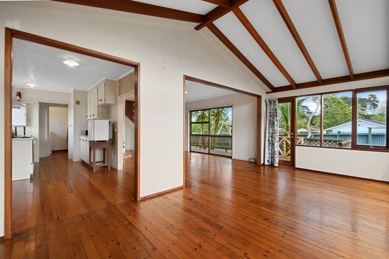 Photo of property in 8 Helleur Road, Massey, Auckland, 0614