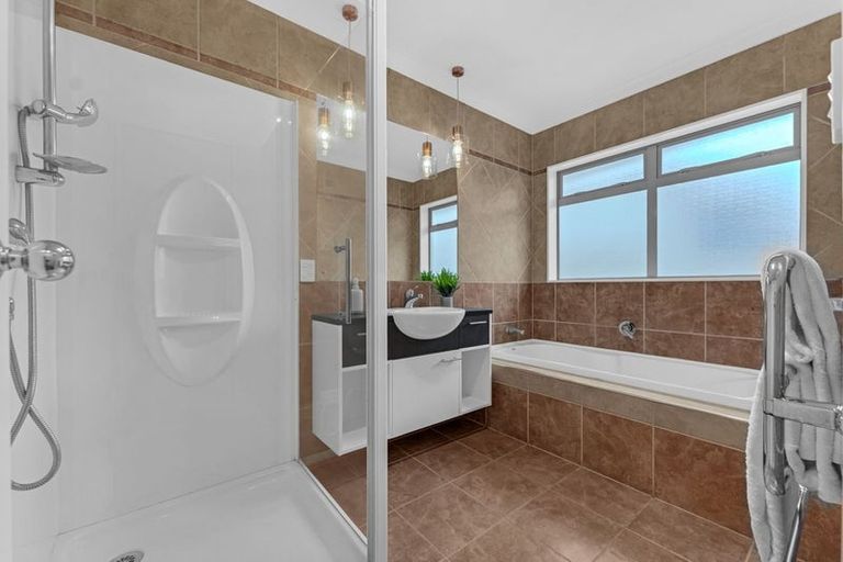 Photo of property in 125 Wayne Francis Drive, Flat Bush, Auckland, 2016