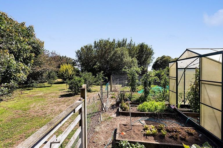 Photo of property in 524 Tikorangi Road, Tikorangi, Waitara, 4383