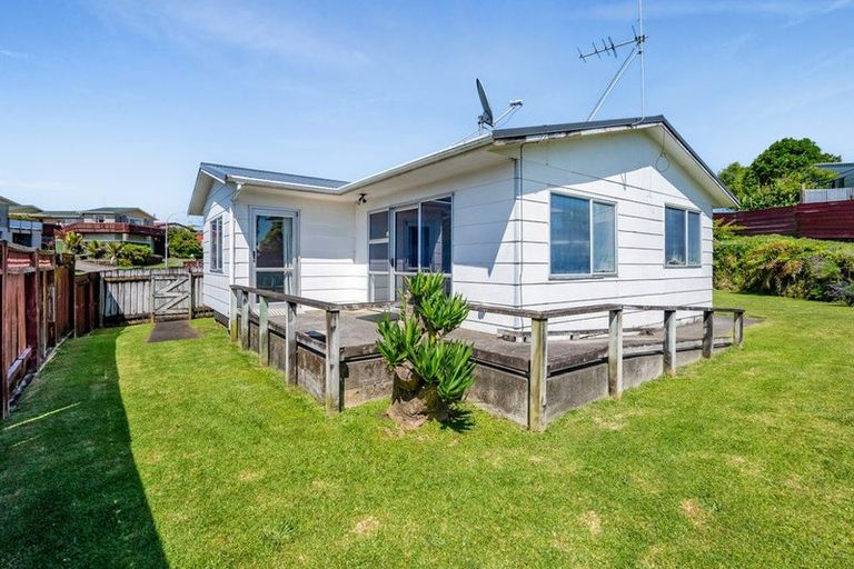 Photo of property in 19 Camellia Avenue, Bell Block, New Plymouth, 4312