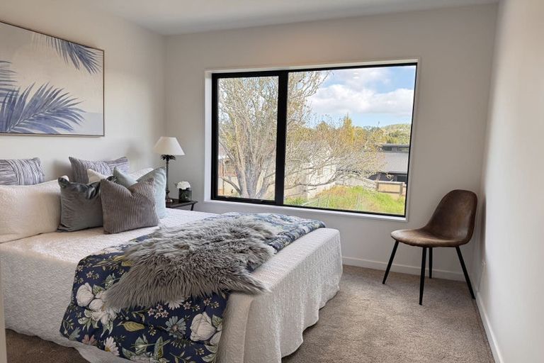 Photo of property in 21d Barron Drive, Green Bay, Auckland, 0604