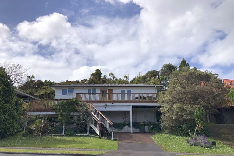 Photo of property in 118 Stapleford Crescent, Browns Bay, Auckland, 0630