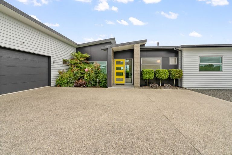 Photo of property in 11 Majestic Chance, Seaward Bush, Invercargill, 9812