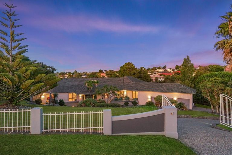 Photo of property in 7 Burgundy Park Avenue, Henderson, Auckland, 0612