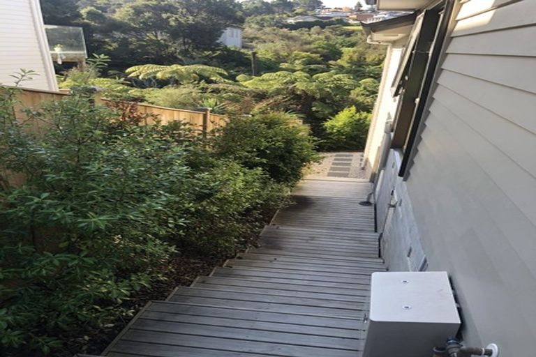 Photo of property in 20 Para Close, Fairview Heights, Auckland, 0632