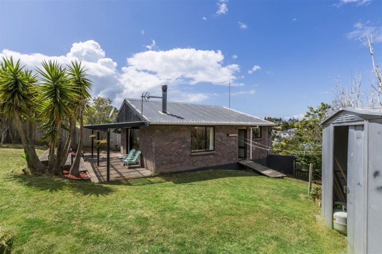 Photo of property in 21 Springtime Crescent, Stanmore Bay, Whangaparaoa, 0932