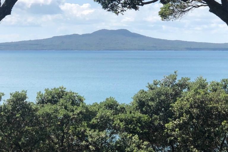 Photo of property in 223 Beach Road, Campbells Bay, Auckland, 0630