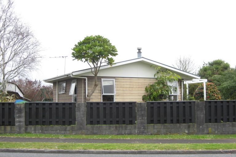 Photo of property in 71 Manu Crescent, Upper Vogeltown, New Plymouth, 4310