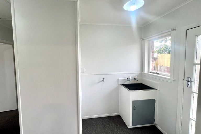 Photo of property in 4/8 Winspear Place, Manukau, Auckland, 2025