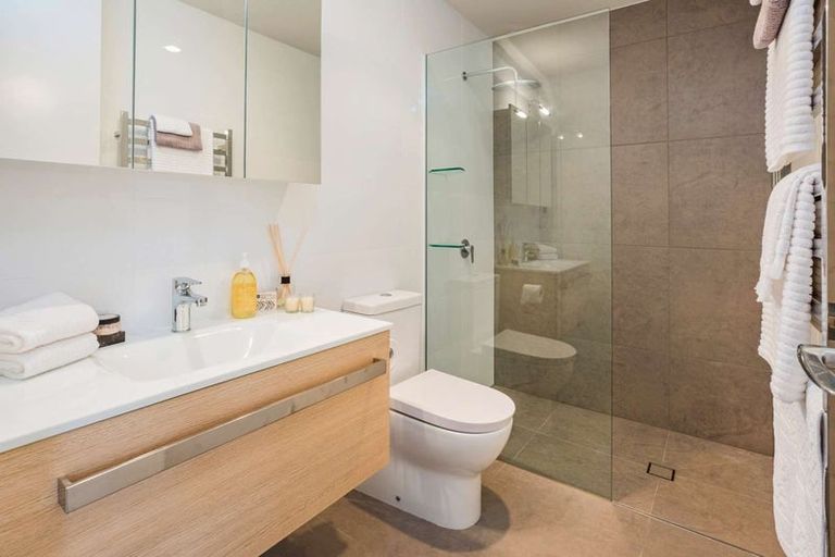 Photo of property in 11 Bickerton Way, Flat Bush, Auckland, 2019