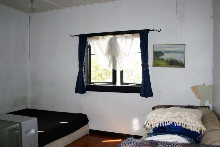 Photo of property in 205 Waimumu Road, Massey, Auckland, 0614