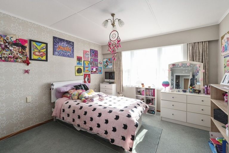 Photo of property in 5 Harlech Street, Levin, 5510