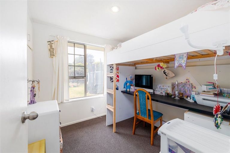 Photo of property in 4 Karnak Crescent, Russley, Christchurch, 8042
