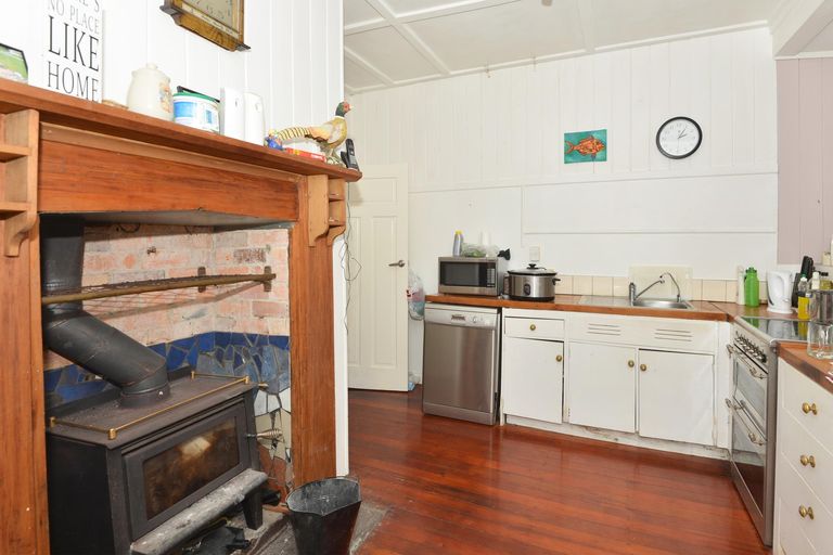 Photo of property in 14 Union Street, Hikurangi, 0114