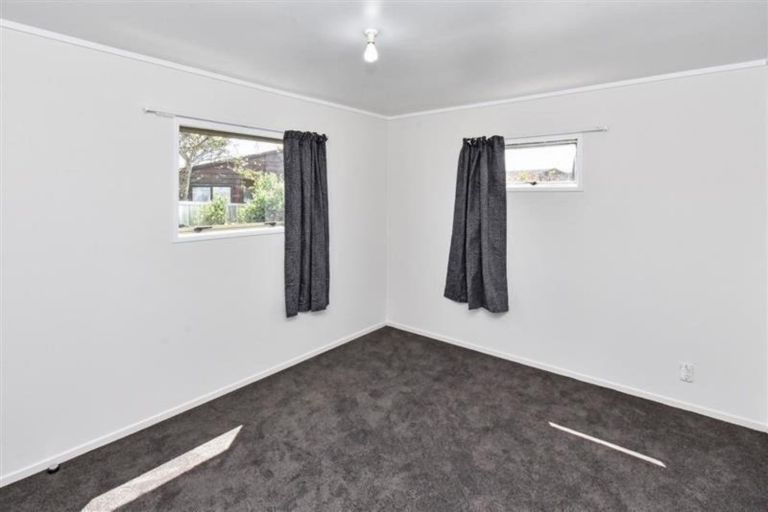 Photo of property in 10 Massine Place, Randwick Park, Auckland, 2105