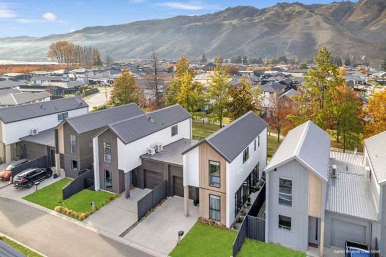 Photo of property in 28 Wallis Drive, Cromwell, 9310