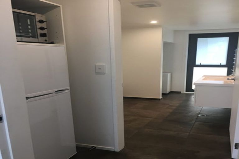 Photo of property in 15 Trinidad Crescent, Grenada Village, Wellington, 6037