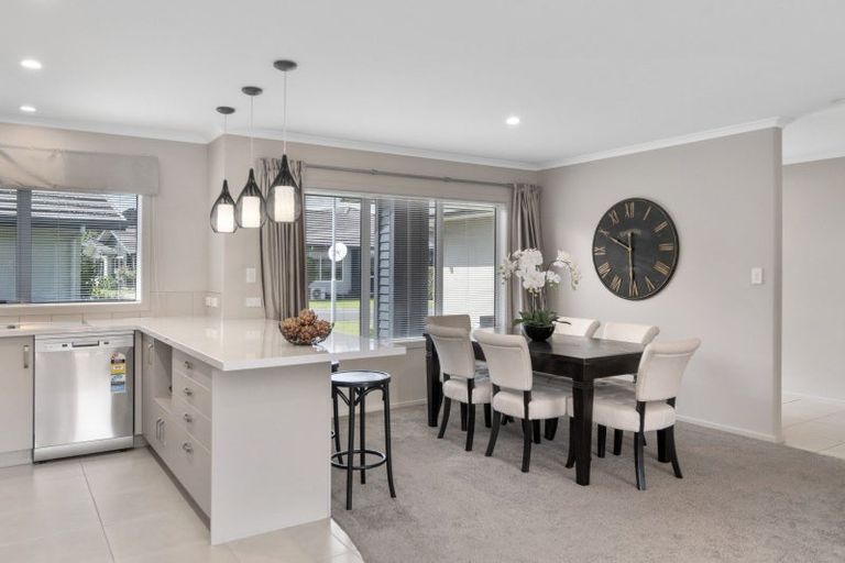 Photo of property in 19 Bridgewater Way, Pyes Pa, Tauranga, 3112