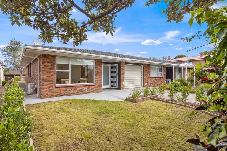 Photo of property in 1/35 Lynwood Road, New Lynn, Auckland, 0600