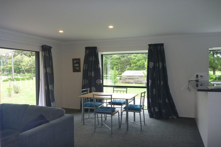 Photo of property in 146 Boord Crescent, Kumeu, 0891