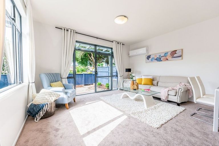 Photo of property in 116/2 Armoy Drive, East Tamaki, Auckland, 2016