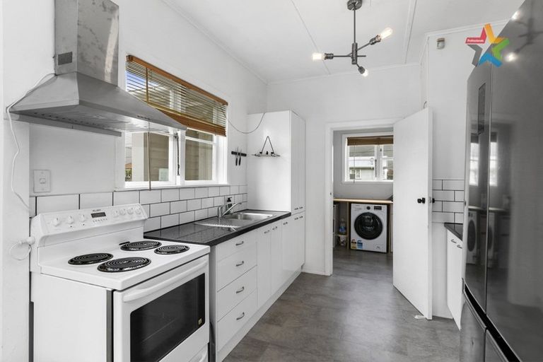 Photo of property in 51 Compton Crescent, Taita, Lower Hutt, 5011