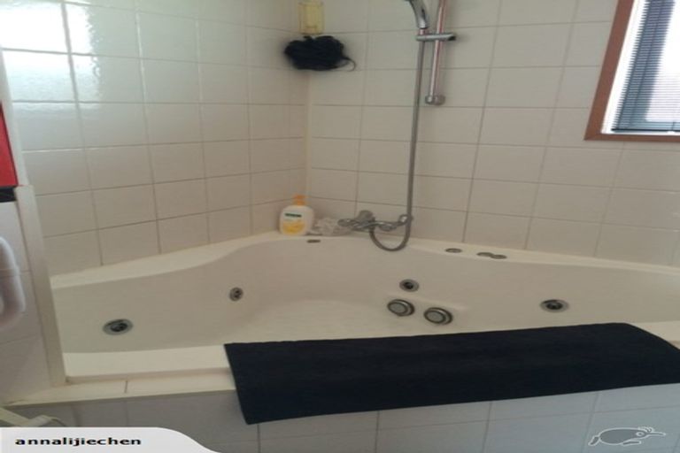 Photo of property in 62 Ambleside Drive, Burnside, Christchurch, 8053