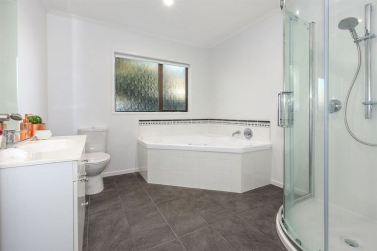 Photo of property in 26 Mercury Way, Whitby, Porirua, 5024