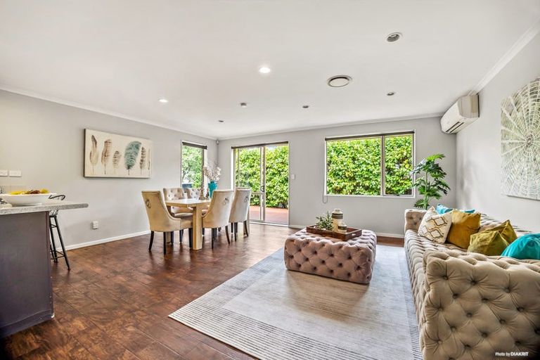 Photo of property in 25 Nimstedt Avenue, Oteha, Auckland, 0632