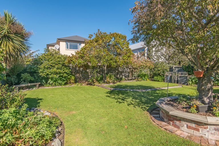 Photo of property in 166 Knowles Street, St Albans, Christchurch, 8052