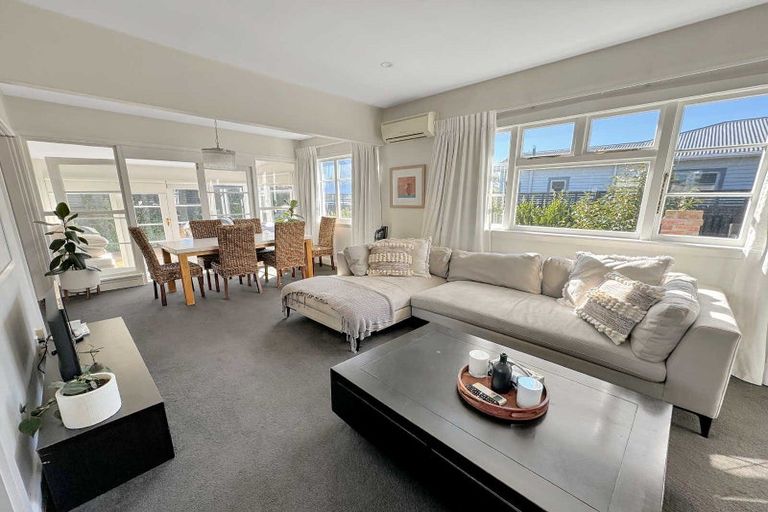 Photo of property in 1/155 Weston Road, St Albans, Christchurch, 8052