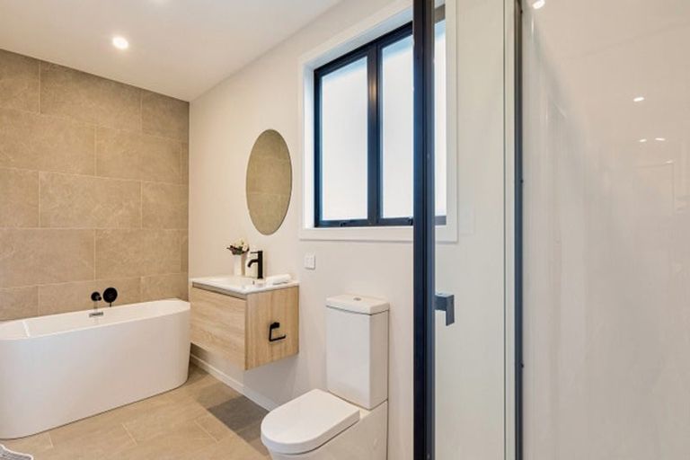 Photo of property in 52a Waipani Road, Te Atatu Peninsula, Auckland, 0610