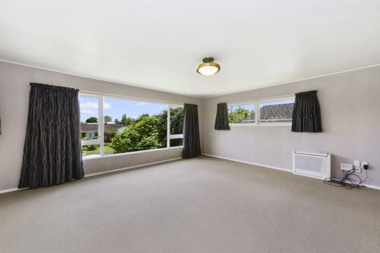 Photo of property in 34 Chedworth Avenue, Chedworth, Hamilton, 3210